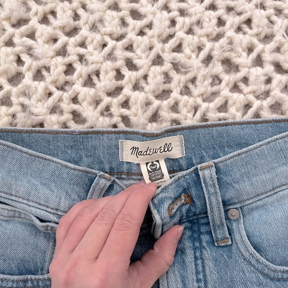 The Perfect Vintage Jean in Coney Wash: Destroyed Edition - Picture 3 of 8